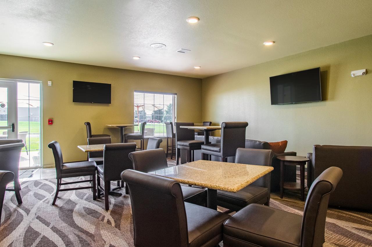Cobblestone Hotel & Suites - Orrville Exterior photo