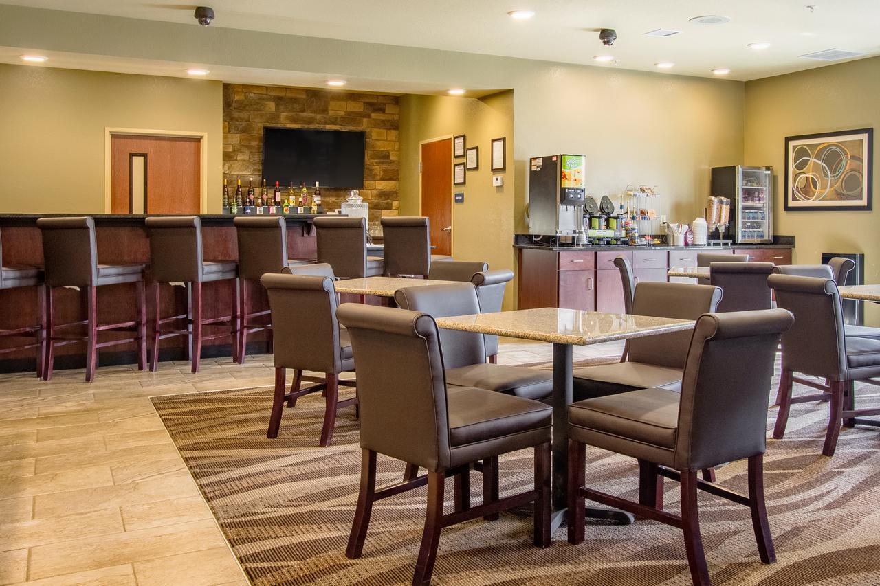 Cobblestone Hotel & Suites - Orrville Exterior photo