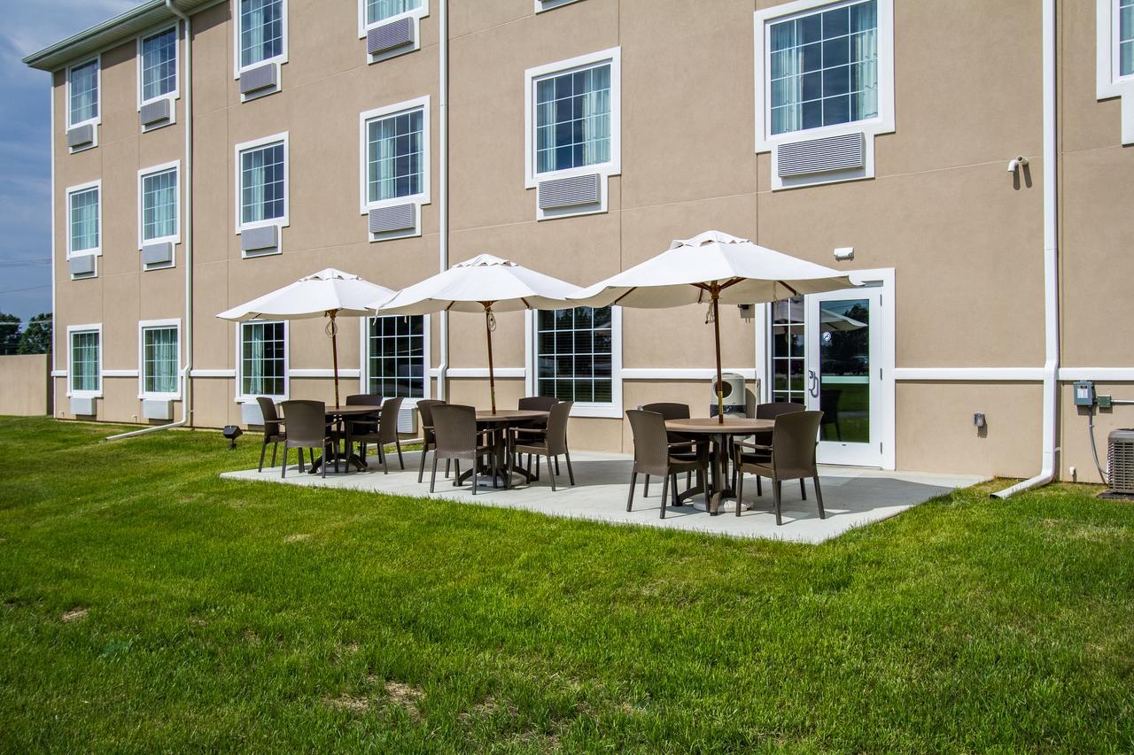 Cobblestone Hotel & Suites - Orrville Exterior photo